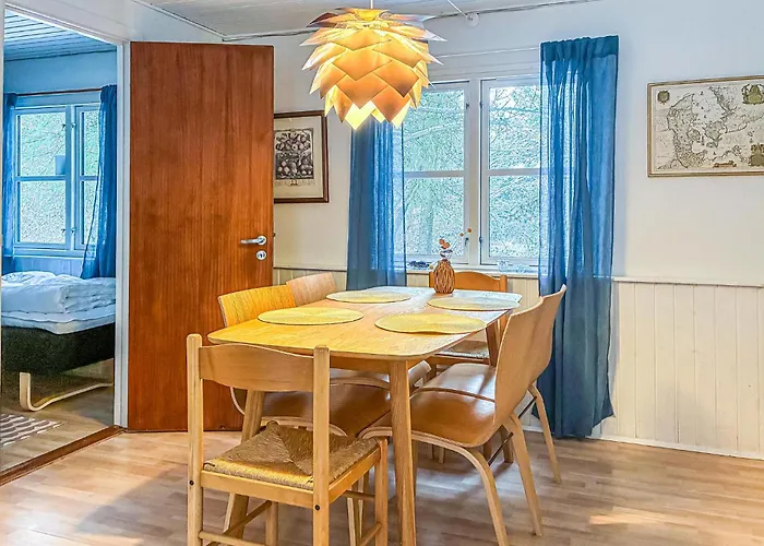 3 Bedroom Amazing In Ferienhaus *